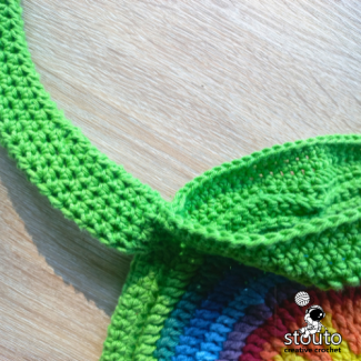 Finishing the sunshine Rainbow crochet market bag