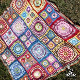 Easy crochet borders are perfect for flower squares