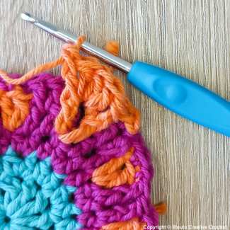 Center stage large flower crochet square pattern round 7