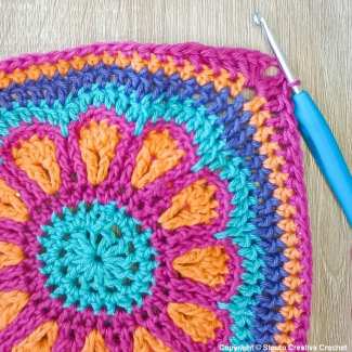 Center stage large flower crochet square pattern round 14