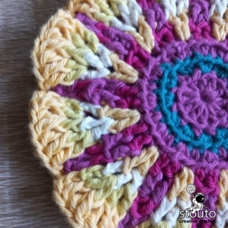 Daisy Style TexturedDaisy Styled Granny Square Pattern - Free Pattern - Round 11
