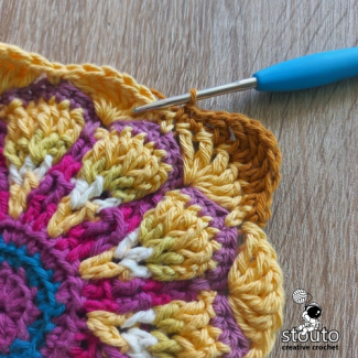 Daisy Style TexturedDaisy Styled Granny Square Pattern - Free Pattern - Round 14