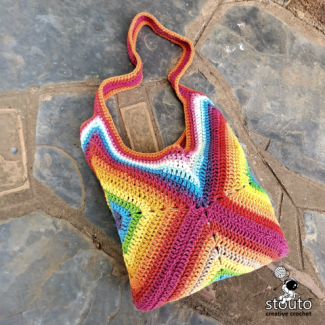 Easy crochet bag made from easy crochet squares