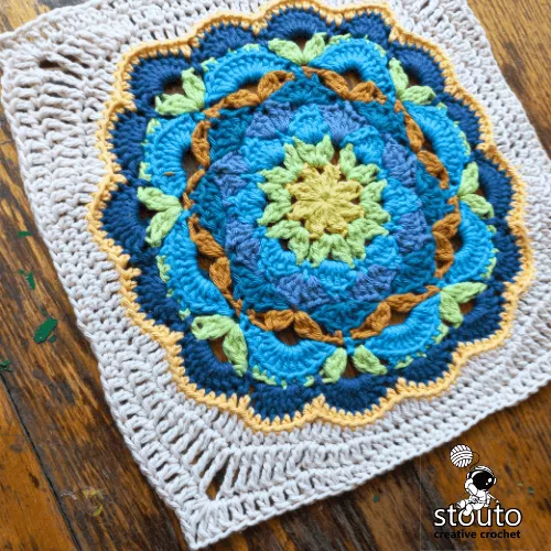 Free flower granny square written crochet pattern