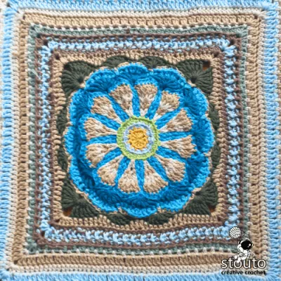 Crochet Pattern include daisy styled crochet square pattern