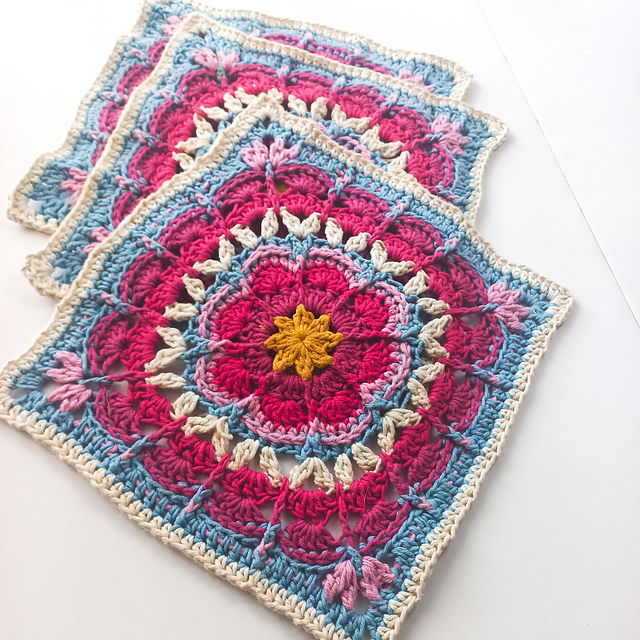 Large flower granny square pattern Twisted Crazy Daisy Crochet square