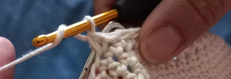 Join first stitch around metal ring for tote bag