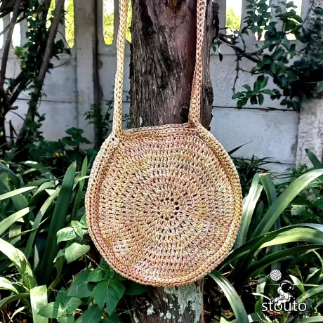 Easy to make round cross body crochet bag