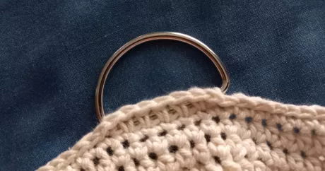 connect metal ring to bags