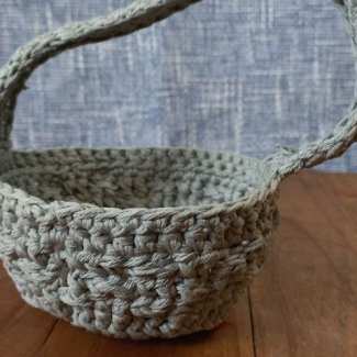 Basket weave crochet basket