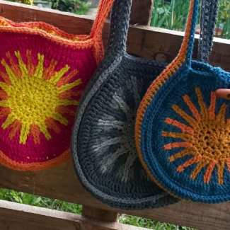 Cross-body-crochet-bag