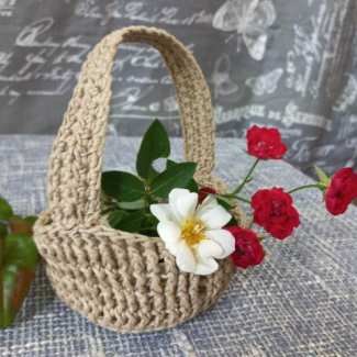 Mini crochet Basket free beginner friendly crochet pattern