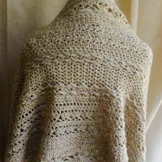 back view of the wraped in cashmere winter scarf