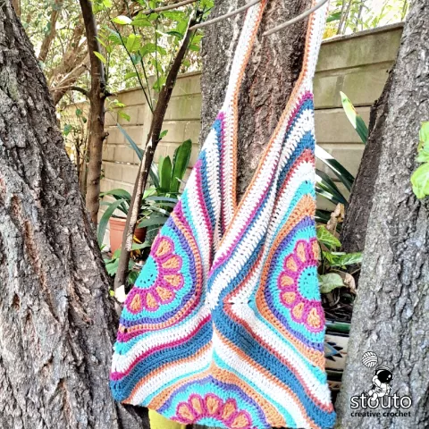 Bright large flower crochet flower tote bag