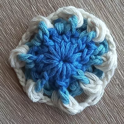 African Cosmos Crochet flower square tutorial round 2